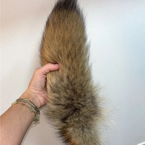 Real fox tail Fur Keychain Accessory - Picture 3 of 5